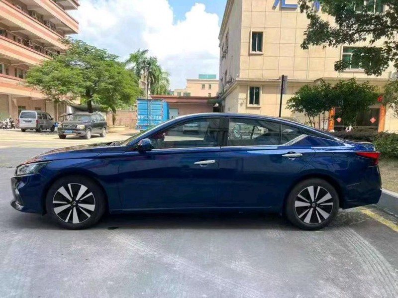 东莞21年日产天籁4