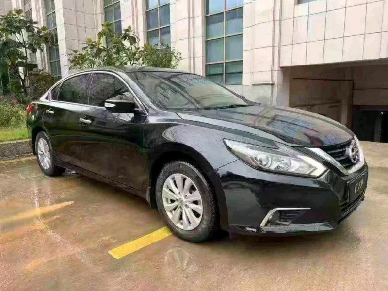 广州16年日产天籁2