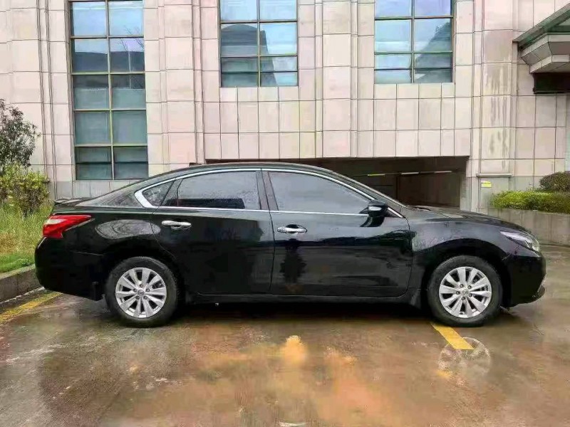 广州16年日产天籁6