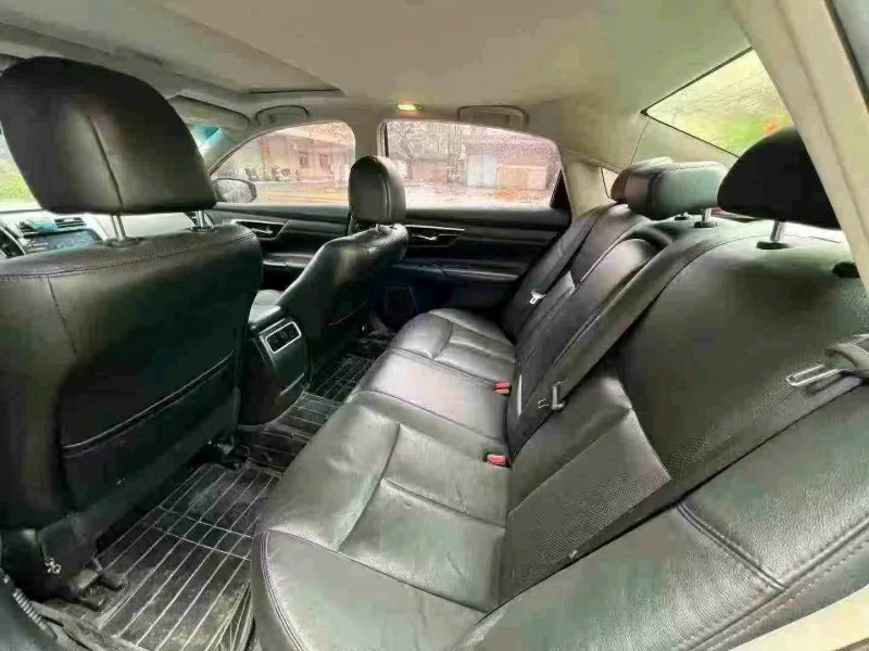 广州16年日产天籁8