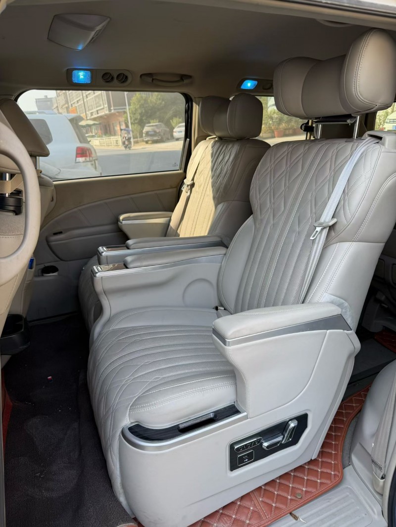 南宁15年本田艾力绅5