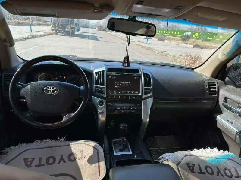 烟台10年丰田兰德酷路泽5