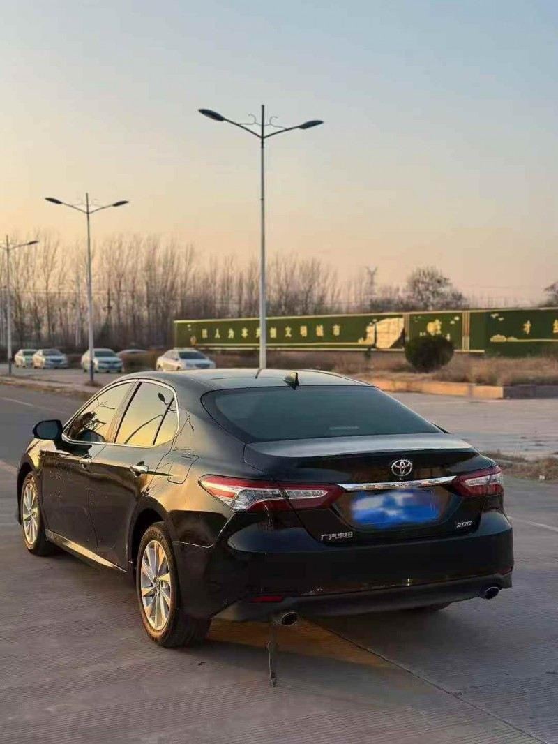 济宁23年丰田凯美瑞8