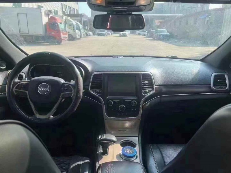 济宁15年Jeep大切诺基4