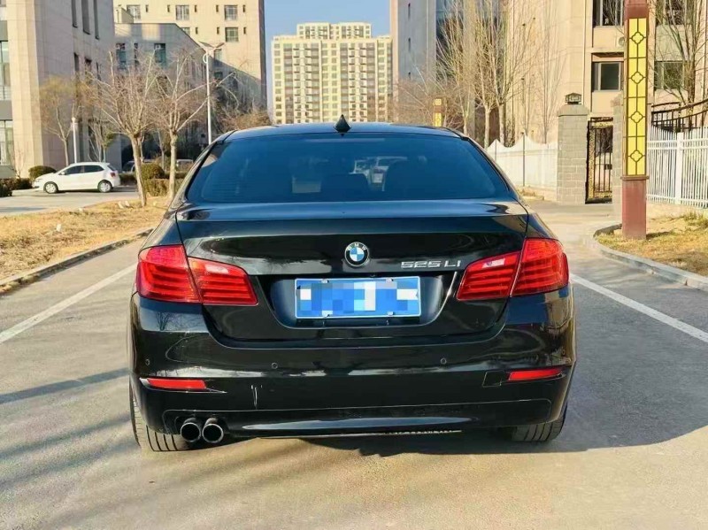 济宁15年宝马5系9
