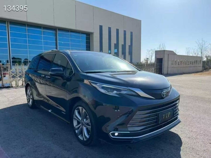 盐城23年丰田塞纳2