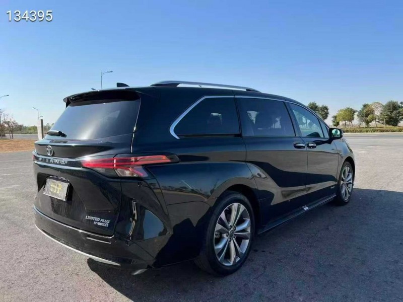 盐城23年丰田塞纳7