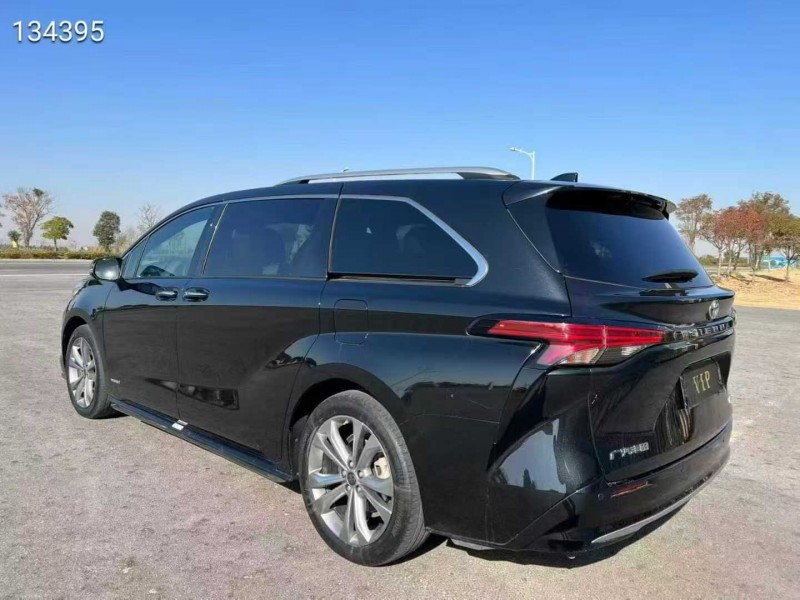 盐城23年丰田塞纳8