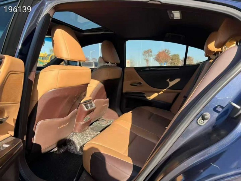 连云港21年雷克萨斯ES5