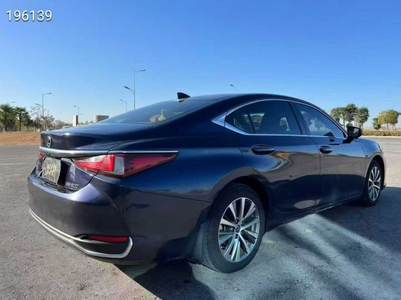 连云港21年雷克萨斯ES7