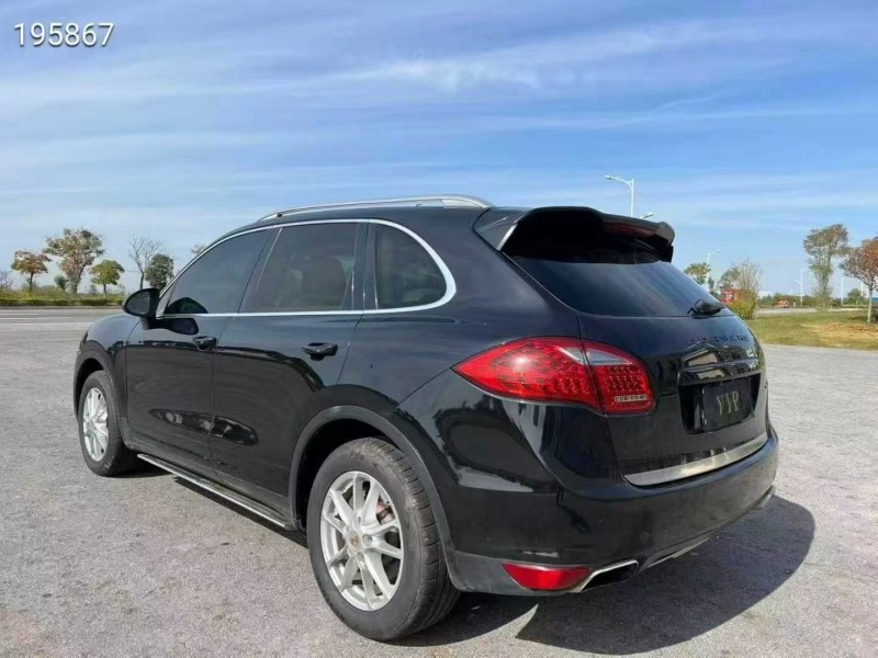 苏州14年保时捷卡宴9