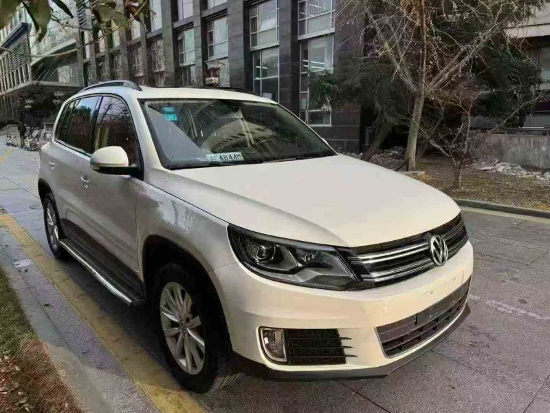 苏州19年大众途观3