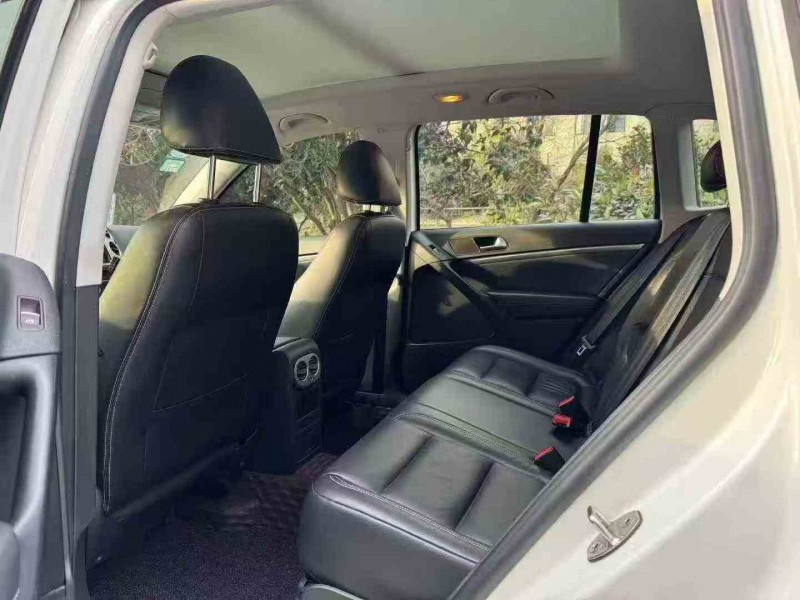 苏州19年大众途观5