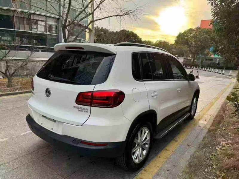 苏州19年大众途观7