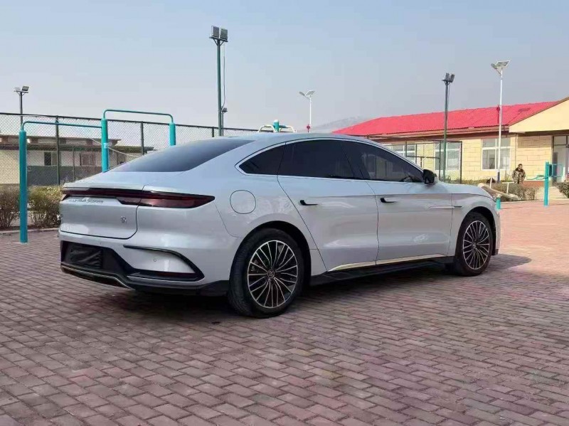 东营24年比亚迪汉8