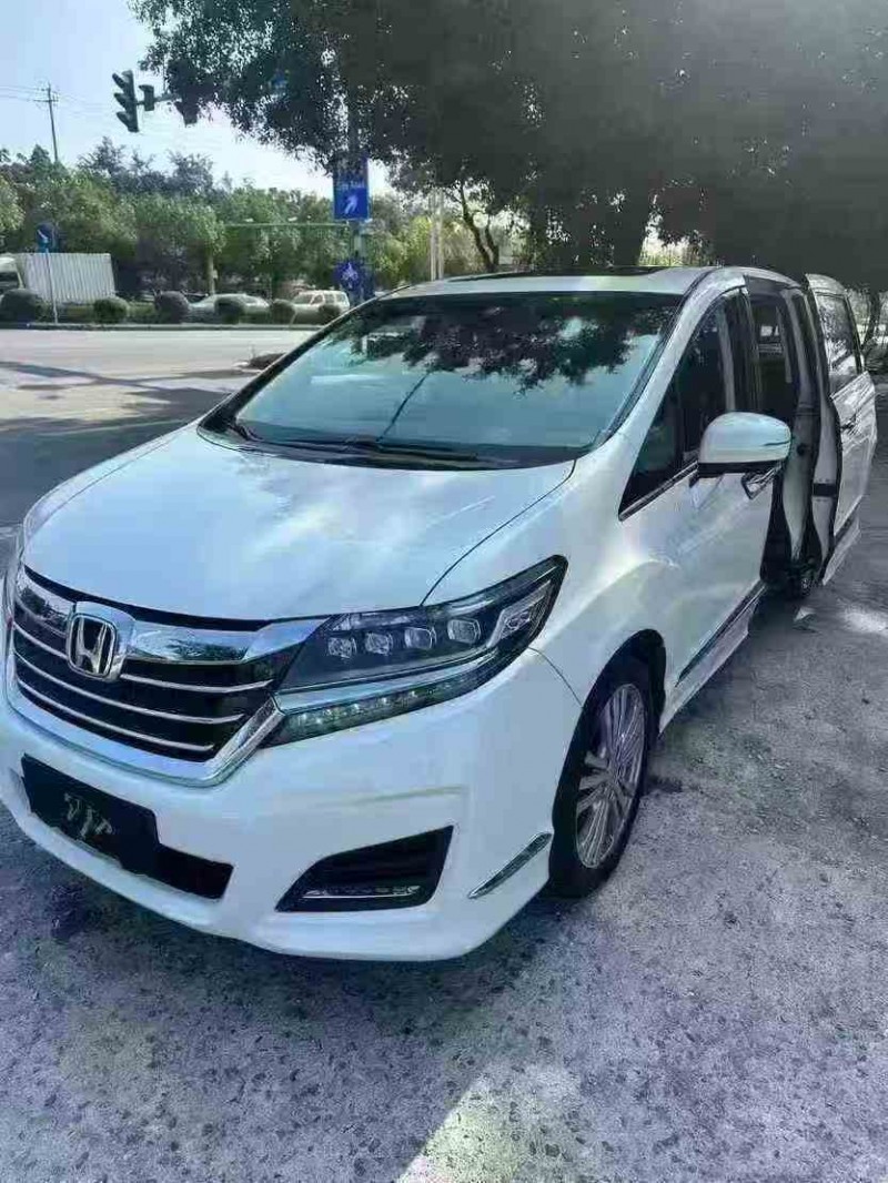 钦州17年本田艾力绅3