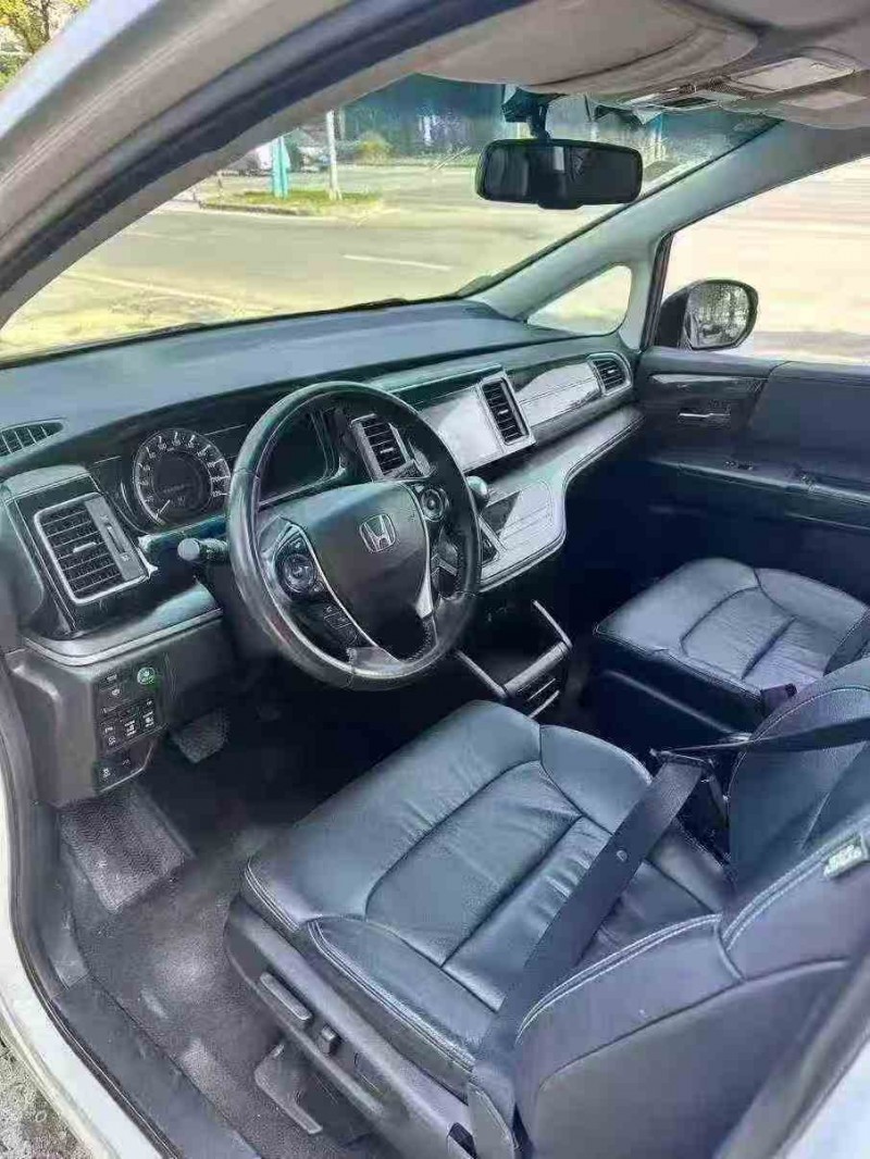 钦州17年本田艾力绅4