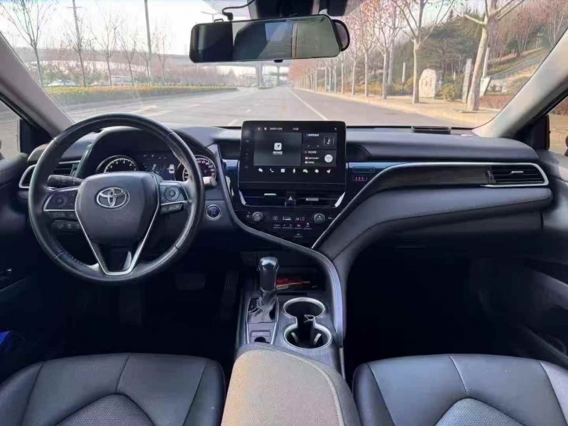 新乡21年丰田凯美瑞6