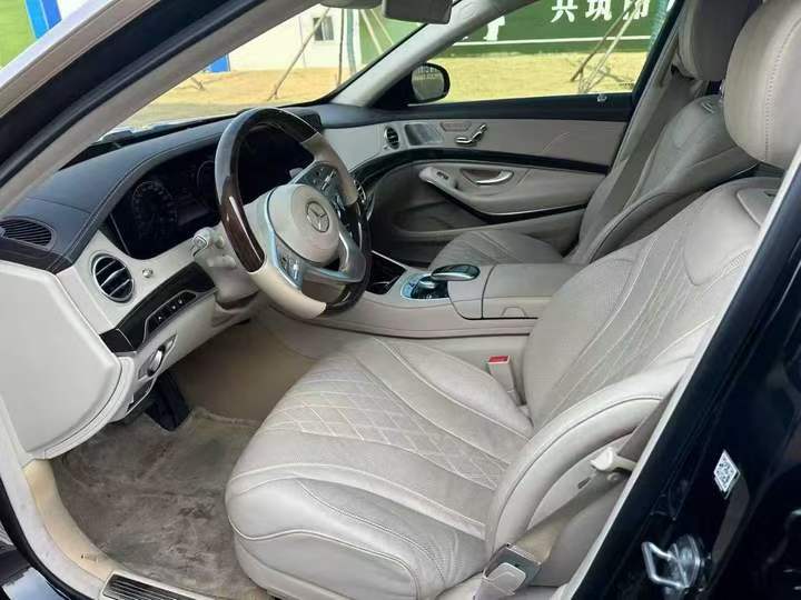 东营18年奔驰迈巴赫S级4