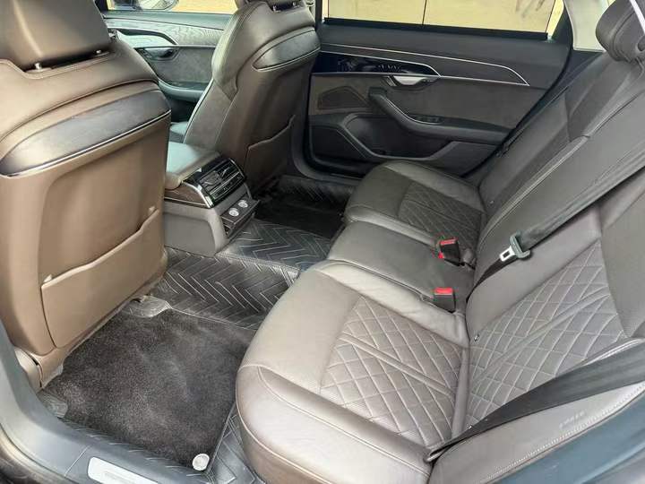 潍坊21年奥迪A8L4