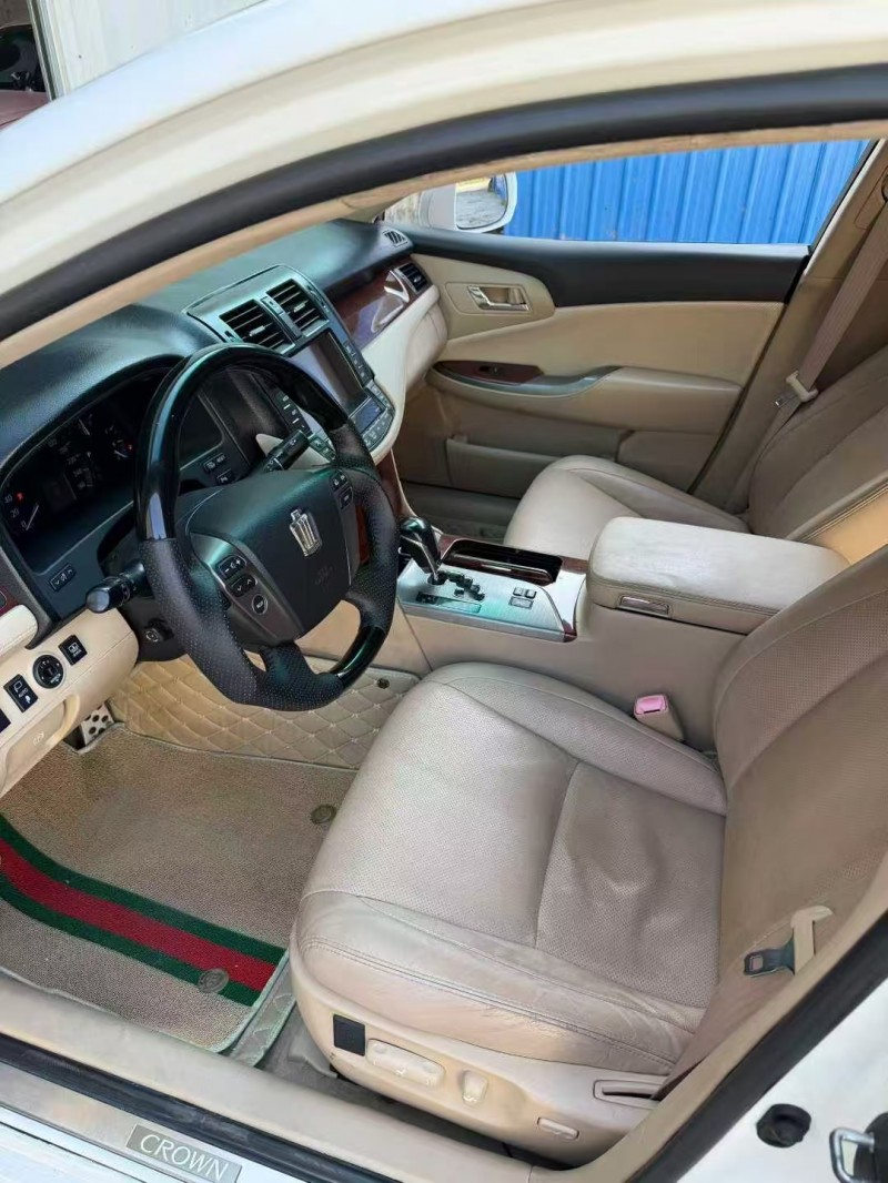 茂名12年丰田皇冠4