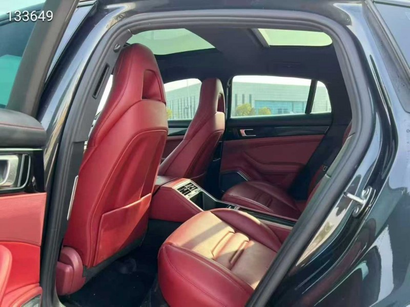 南通17年保时捷帕拉梅拉6