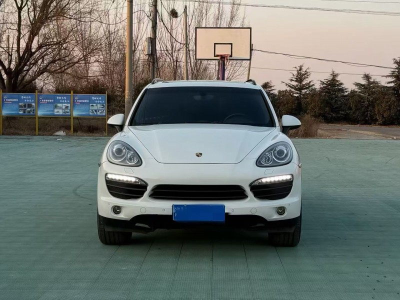 青岛15年保时捷卡宴1