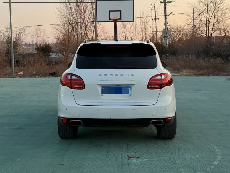 青岛15年保时捷卡宴6