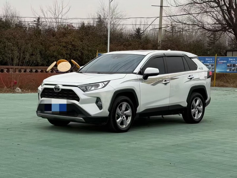 青岛21年丰田RAV4荣放3