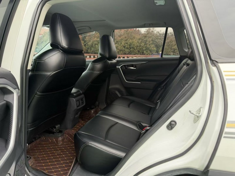 青岛21年丰田RAV4荣放5