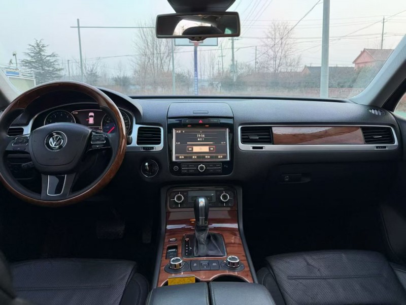 青岛15年大众途锐4