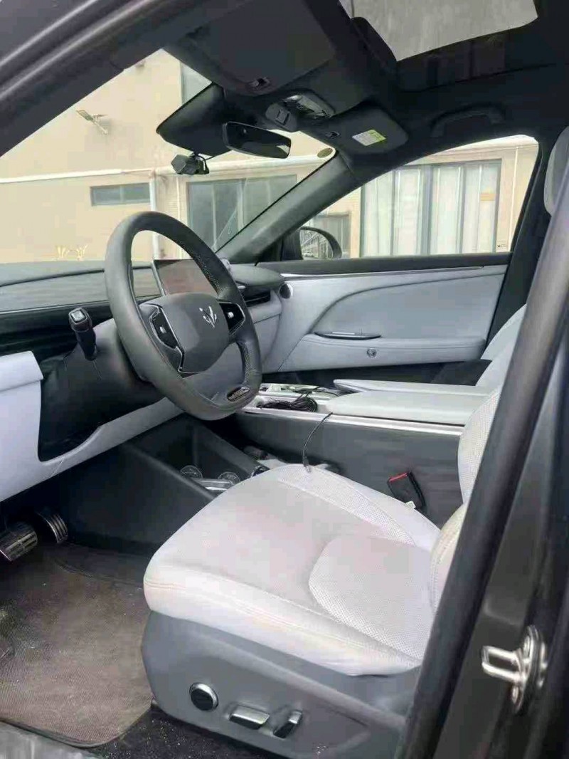 江门24年极狐汽车阿尔法6