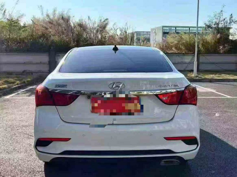 深圳20年现代名图9