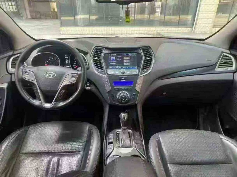 湛江13年现代新胜达5