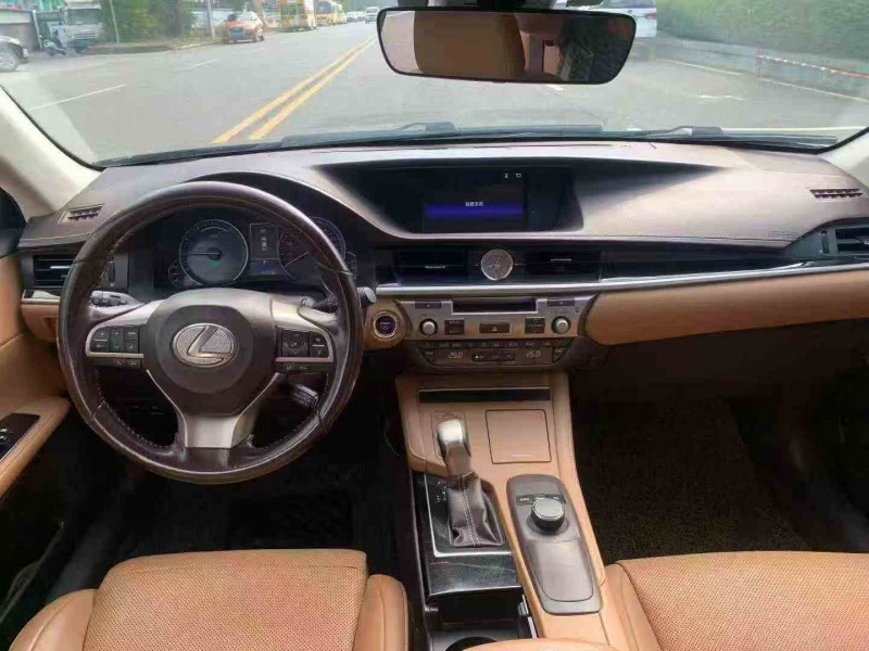 湛江16年雷克萨斯ES6