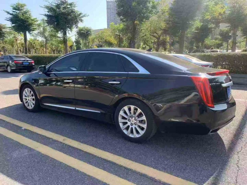 江门16年凯迪拉克XTS8