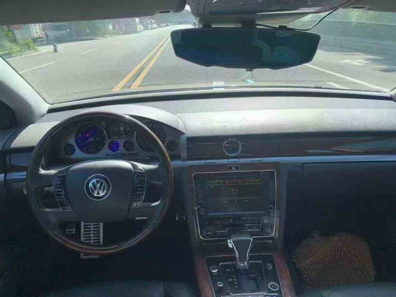 贵港16年大众辉腾4