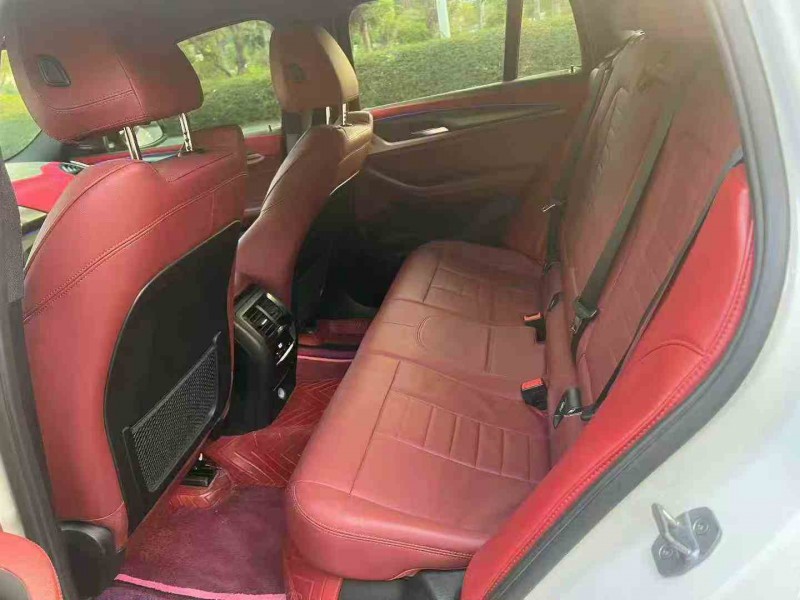 广州19年宝马X44