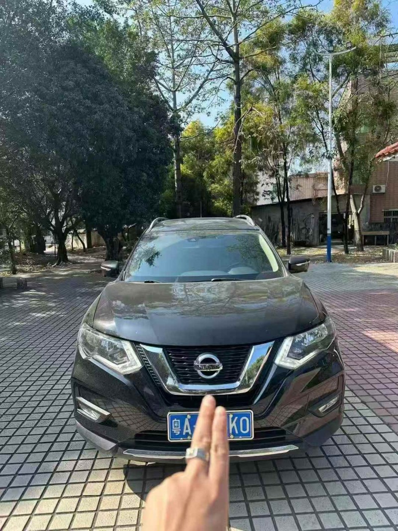 广州18年日产奇骏1