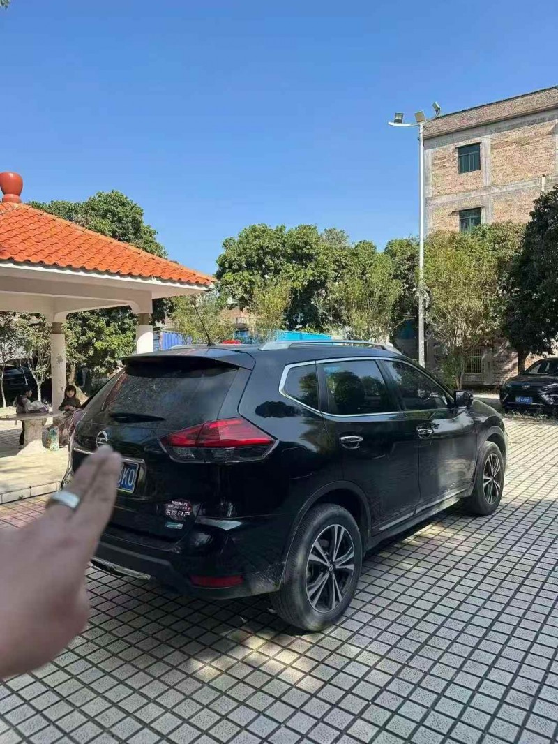 广州18年日产奇骏8