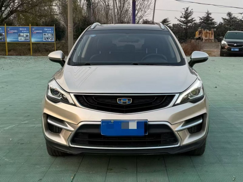 青岛17年吉利帝豪1