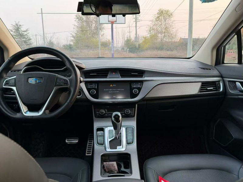 青岛17年吉利帝豪4