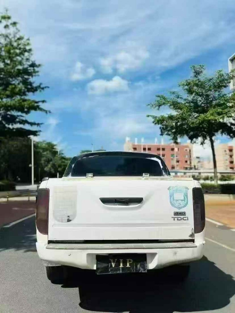 广州15年江铃域虎9