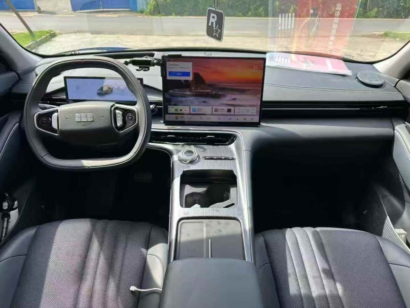 广州25年吉利银河5