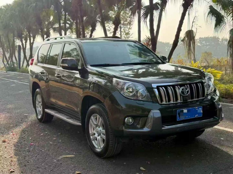 广州13年丰田普拉多3