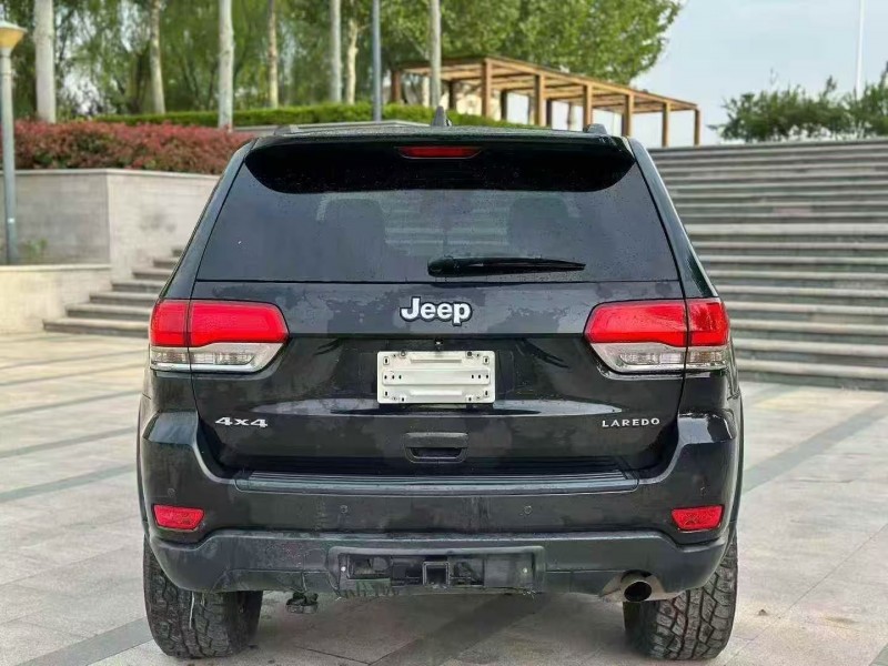 青岛15年Jeep大切诺基9