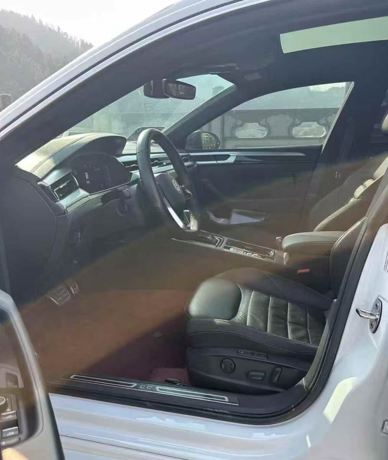 青岛25年大众CC6