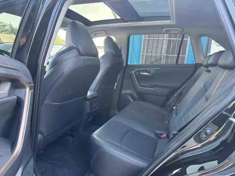 湛江25年丰田威兰达5