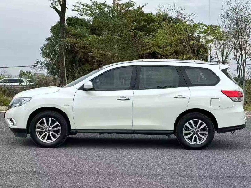 湛江19年日产探路者2