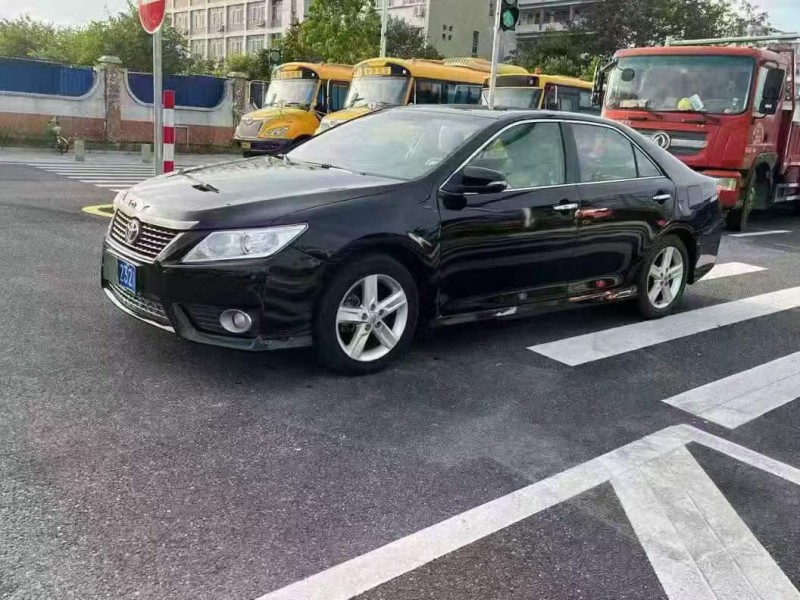 广州13年丰田凯美瑞3